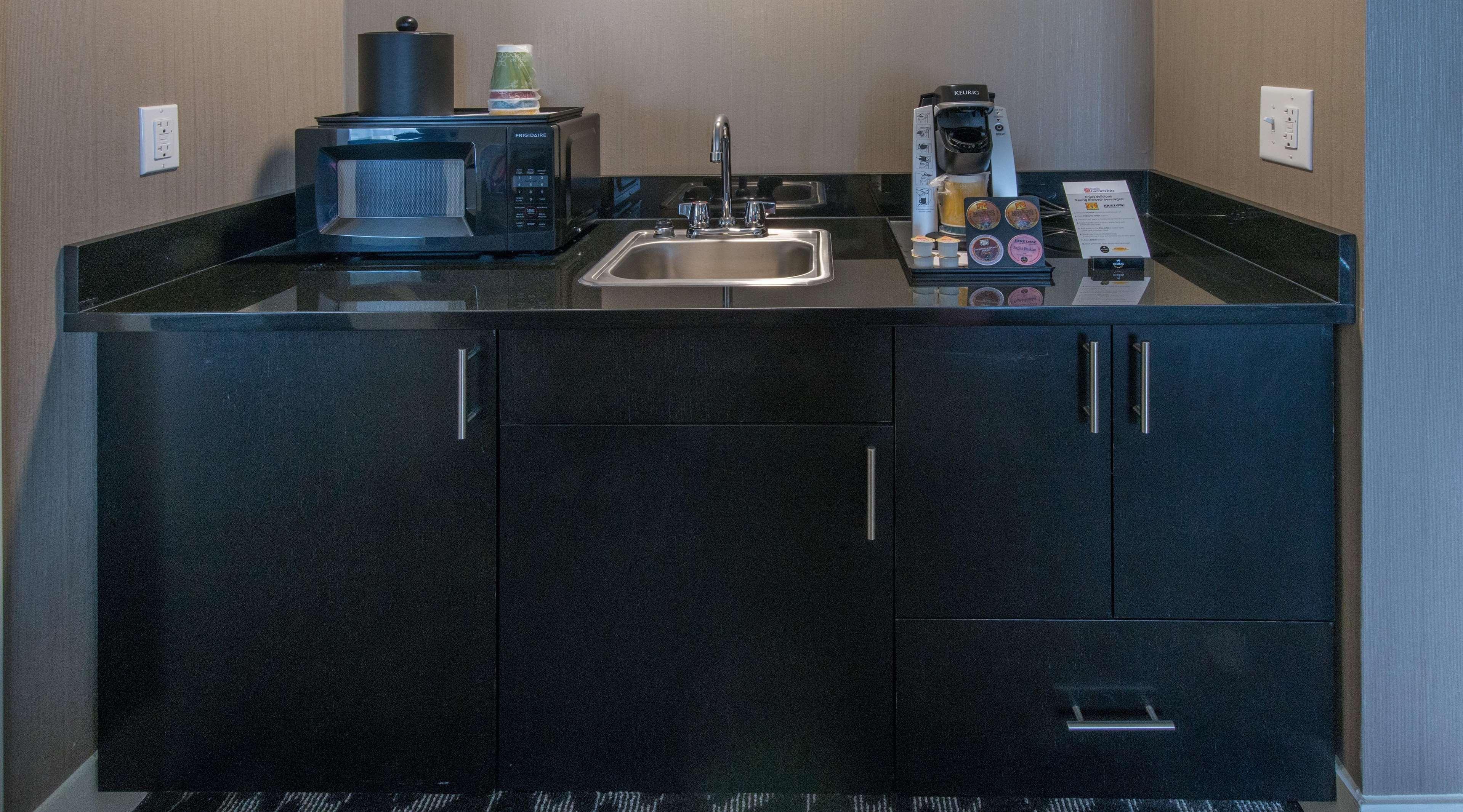 Hilton Garden Inn Charleston Waterfront/Downtown Extérieur photo