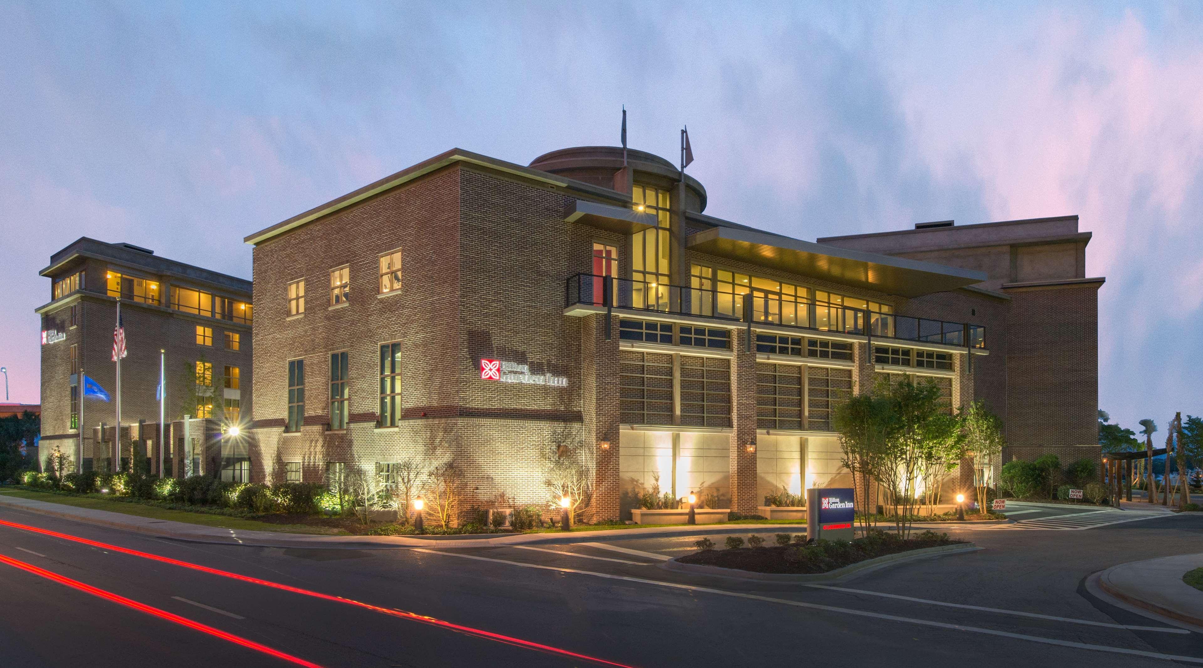 Hilton Garden Inn Charleston Waterfront/Downtown Extérieur photo