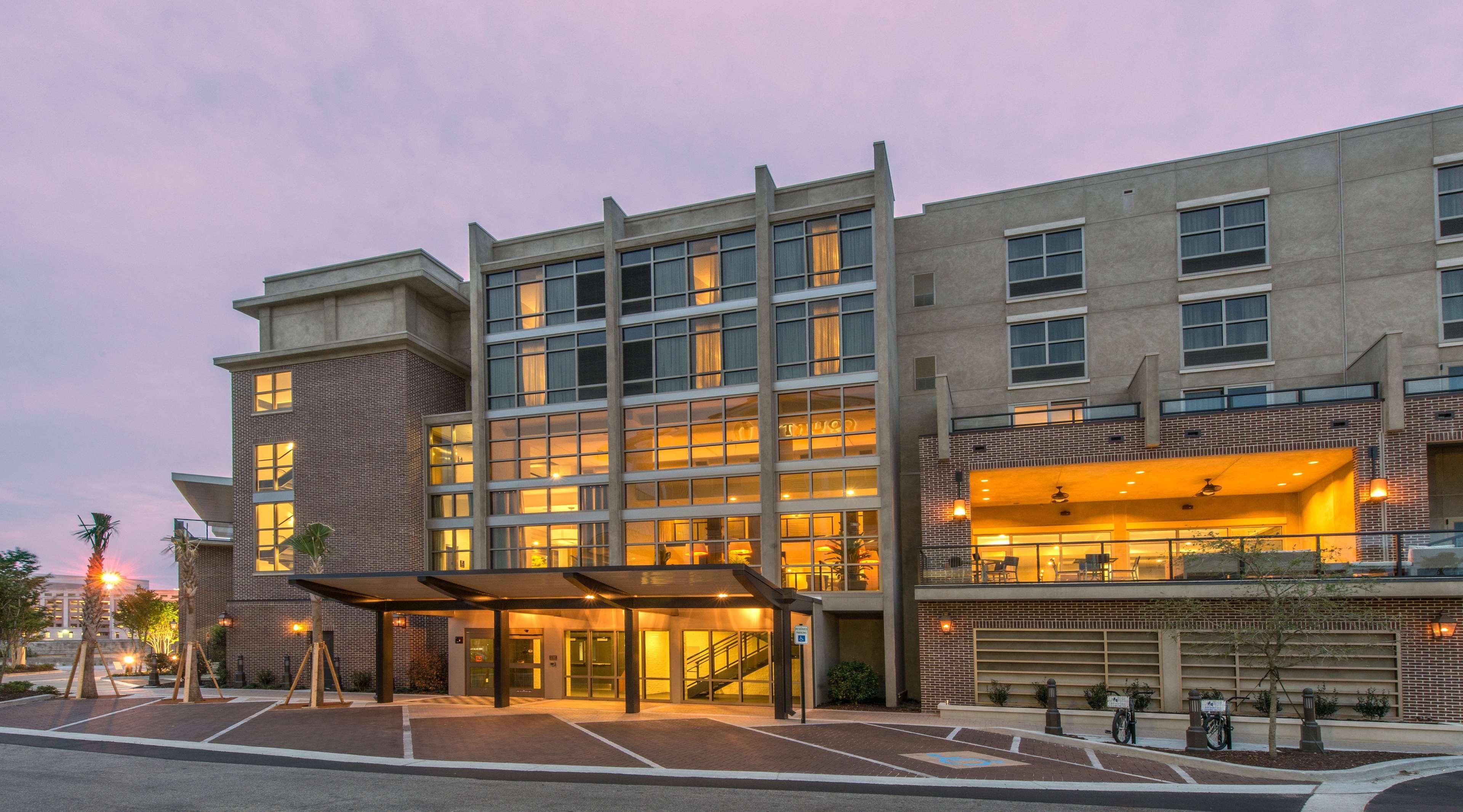 Hilton Garden Inn Charleston Waterfront/Downtown Extérieur photo